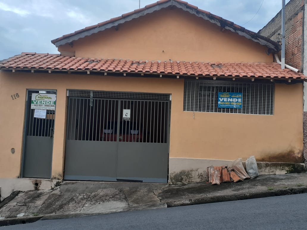 Casa no Bairro São João – Rua Pintassilgo (Esquina com a Rua Três Corações)